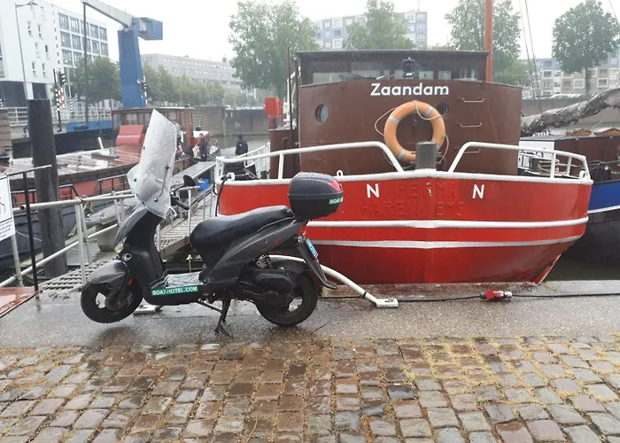 Familiehotel: Boat Hotel SIX Rotterdam