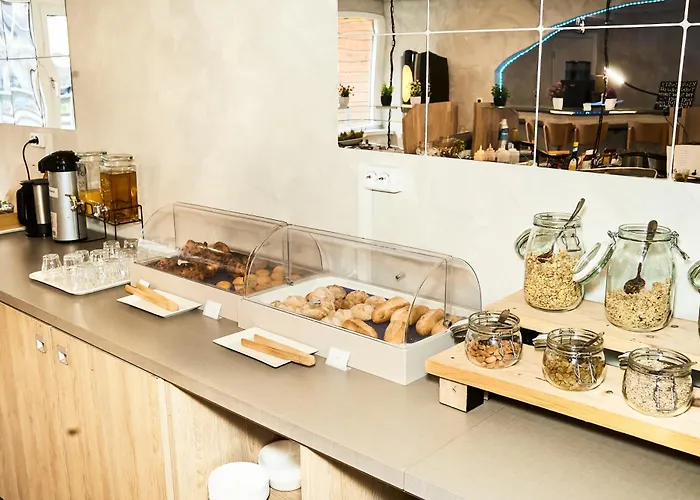 Rotterdam Teleport Hotel